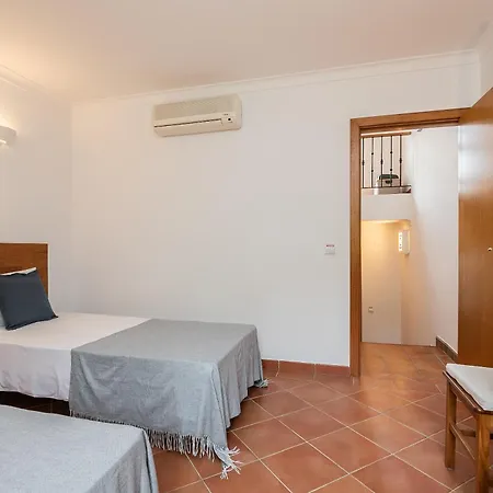 Monte Do Morgado House *