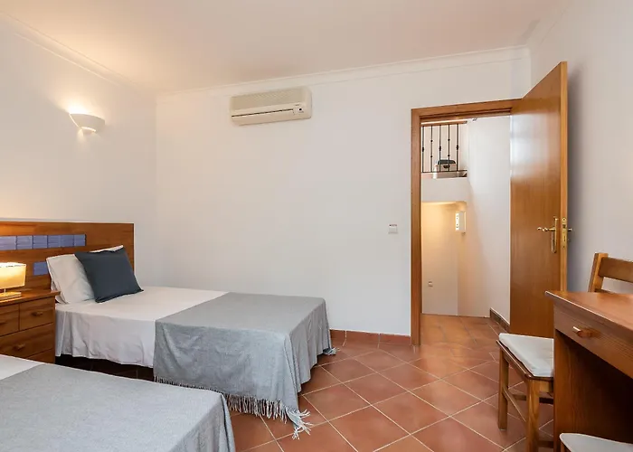 Monte Do Morgado House *